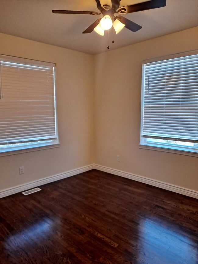 Building Photo - ALL PROSPECTIVE TENANTS MUST SUBMIT A $58 ...