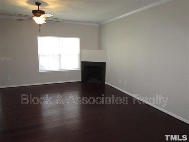 Building Photo - 14411 Hamletville St