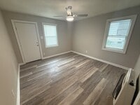 Building Photo - 3042 McAdoo Ave