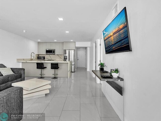 Building Photo - 3725 S Ocean Dr