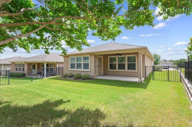 Building Photo - 322 Salado Creek Ln