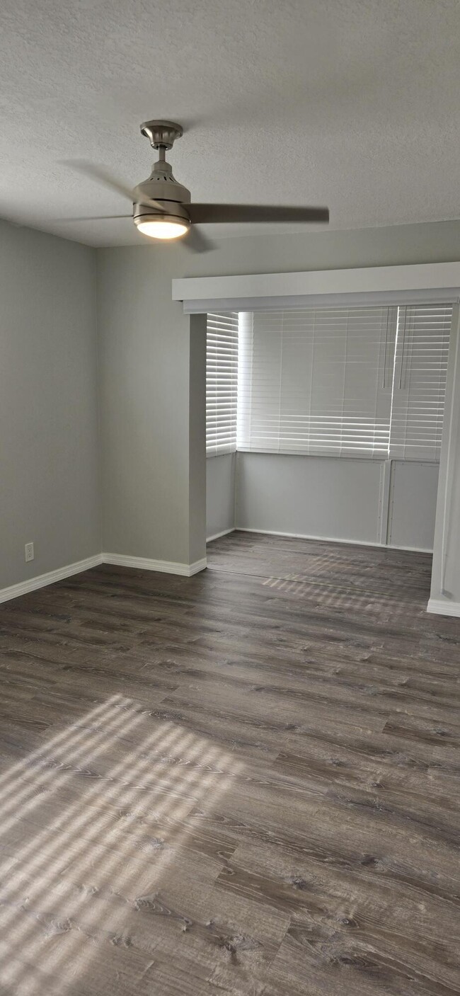 Building Photo - 192 Normandy Ln