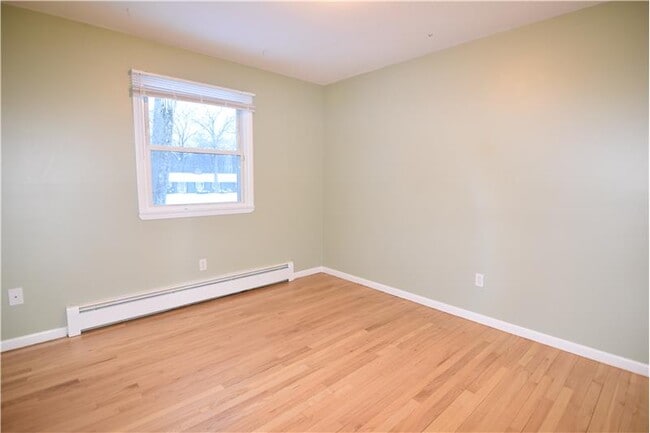 Building Photo - 19 Rustic Dr