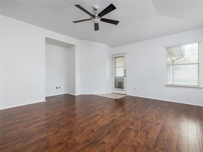 Building Photo - 222 Killian Loop