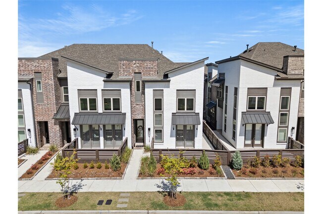 Building Photo - 19726 Curved Steel Dr