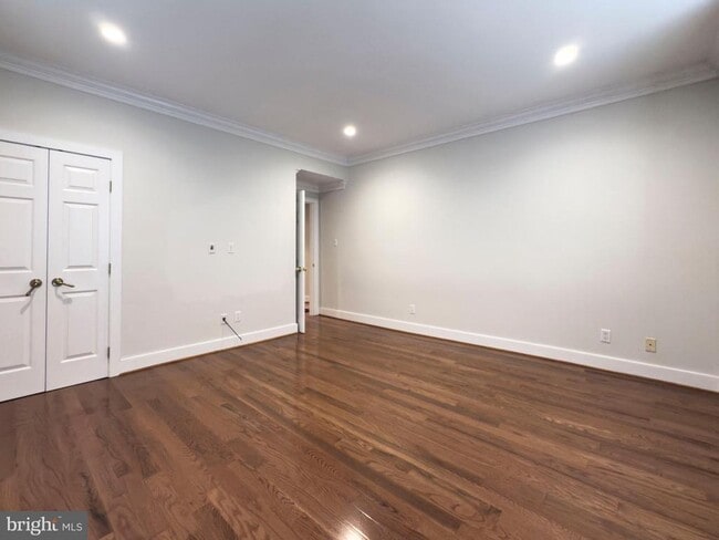 Building Photo - 42 Greythorne Woods Cir