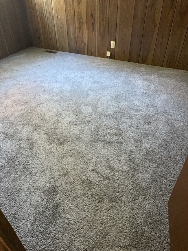 Building Photo - 2 Bedroom 1 Bathroom