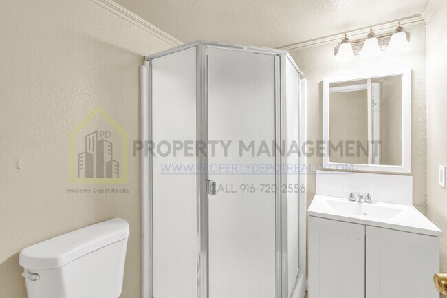 Building Photo - 3 bedroom 2 baths available in a gate community