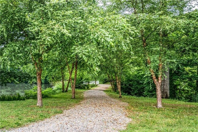 Building Photo - 701 Lakeview Cove