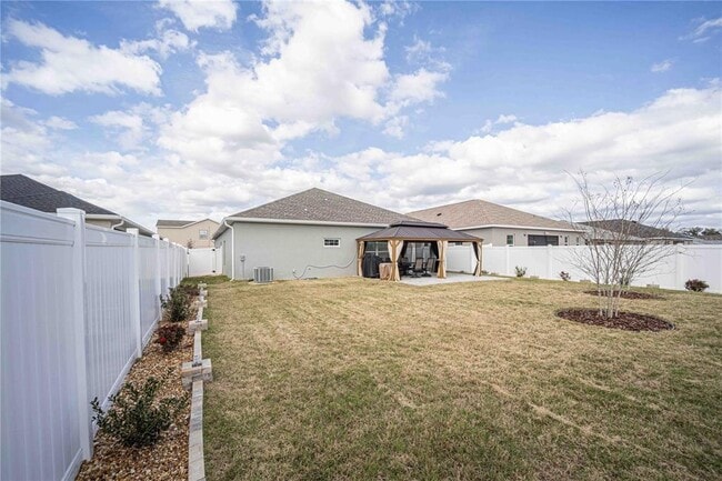 Building Photo - 4995 NE 125th Lp