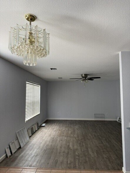 Building Photo - 1451 Glenwick Dr