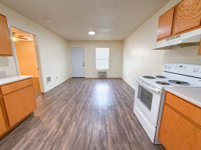 Building Photo - Cozy 1 Bedroom Apartment in Lubbock!