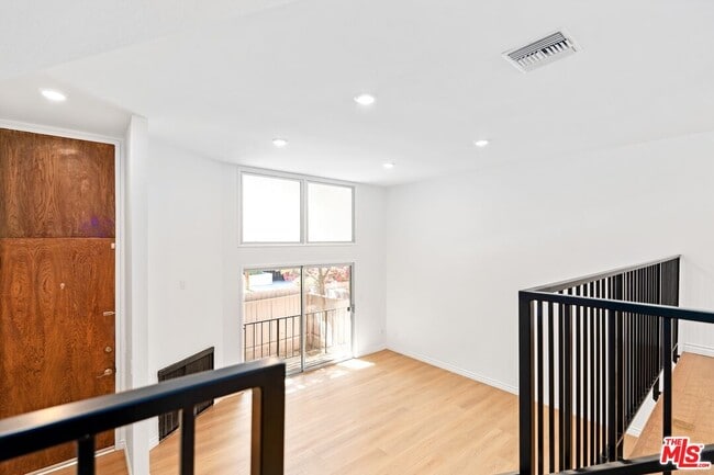 Building Photo - 5238 Newcastle Ave