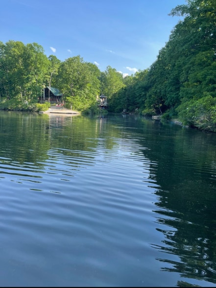 Building Photo - 86 Valley View Rd