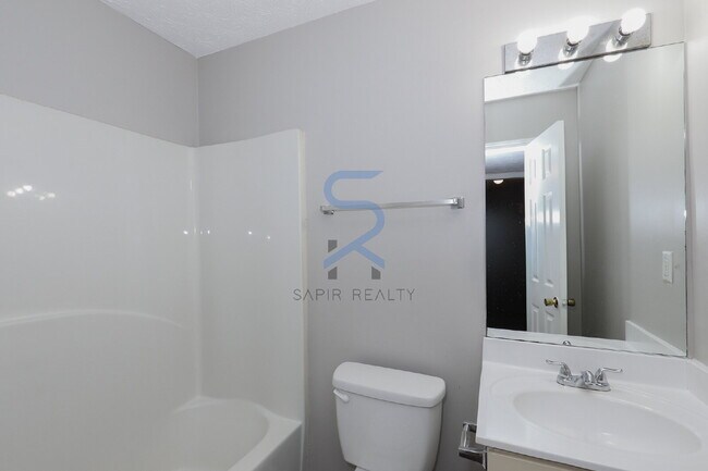 Building Photo - 742 Bridgewood Ct