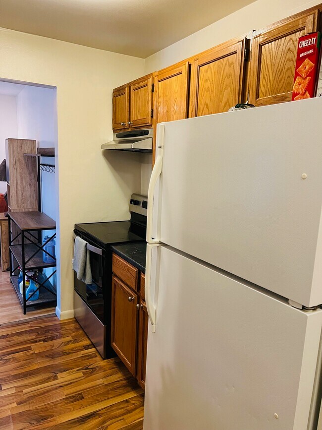 Building Photo - 653 Swan Dr