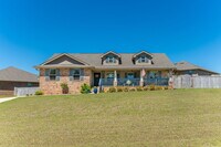 Building Photo - 2200 Jernigan Dr