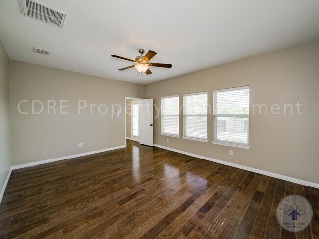 Building Photo - 4016 Summerhill Ln