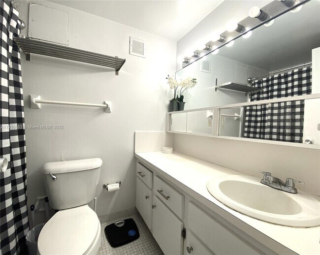 Building Photo - 1200 West Ave