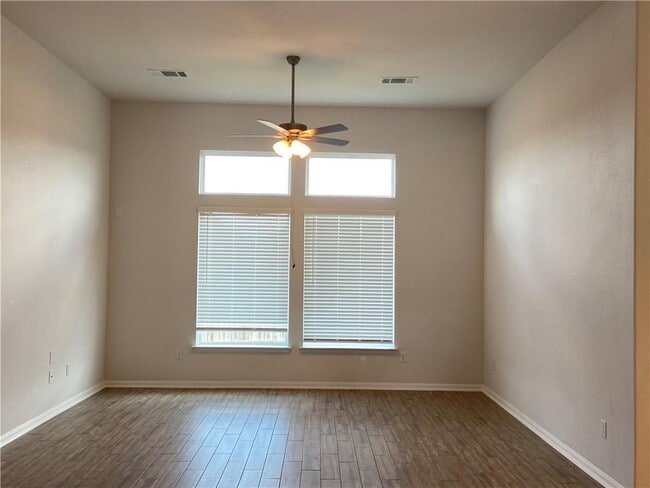 Building Photo - 481 Leadtree Loop
