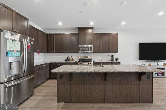 Building Photo - 120 Arden Wy