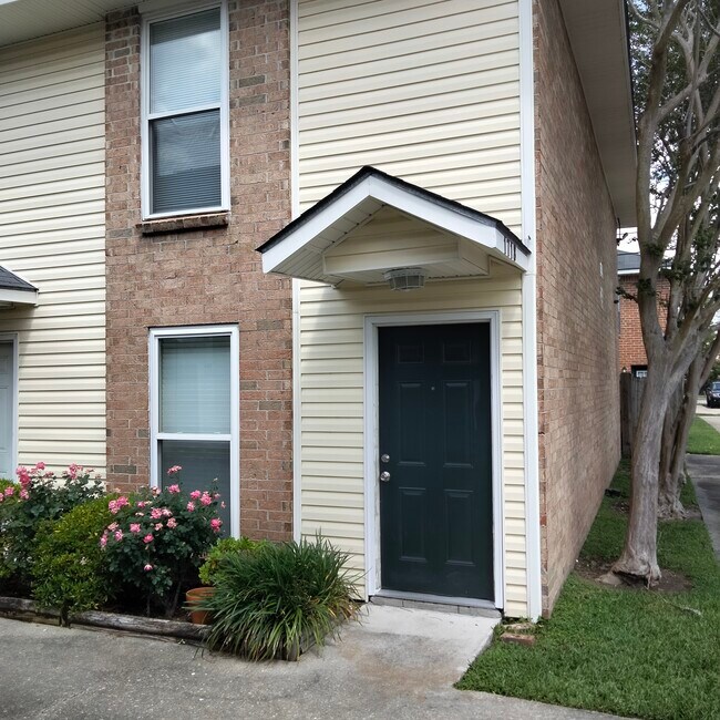Building Photo - 1718 Brightside Dr