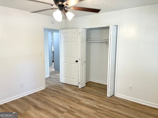 Building Photo - 165 Fieldstone Dr