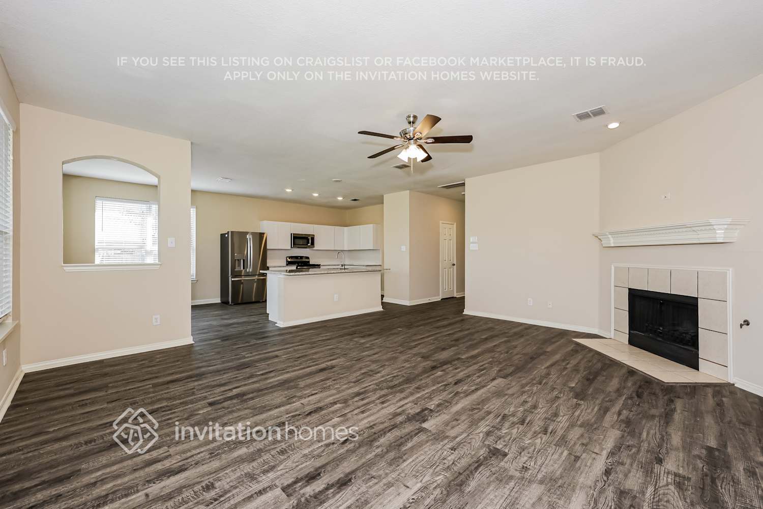 Building Photo - 5237 Bay View Dr