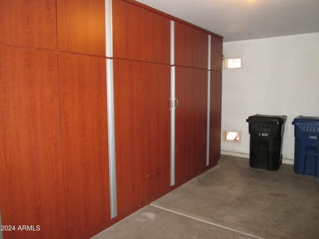 Building Photo - 1425 S Lindsay Rd