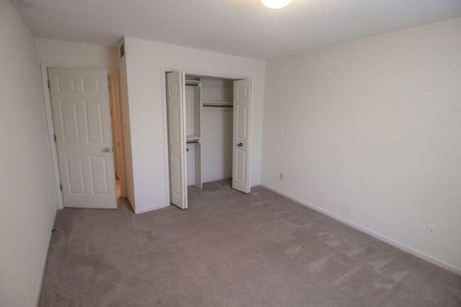 Building Photo - 3600 Hermitage Rd