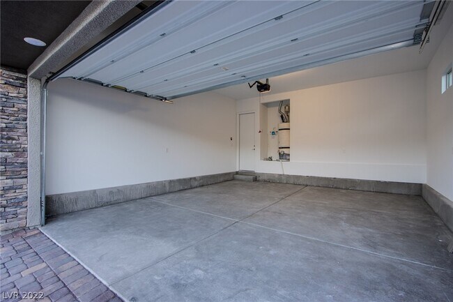 Building Photo - 909 Allister Flds Ln