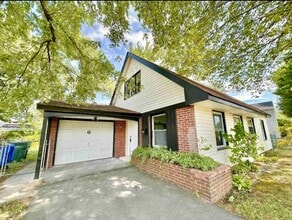 Building Photo - 6 Spindletop Ln