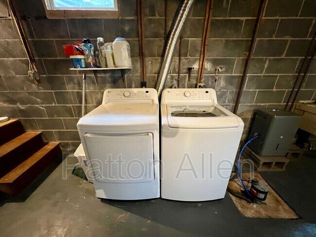 Building Photo - 30 Stevens Hill Rd