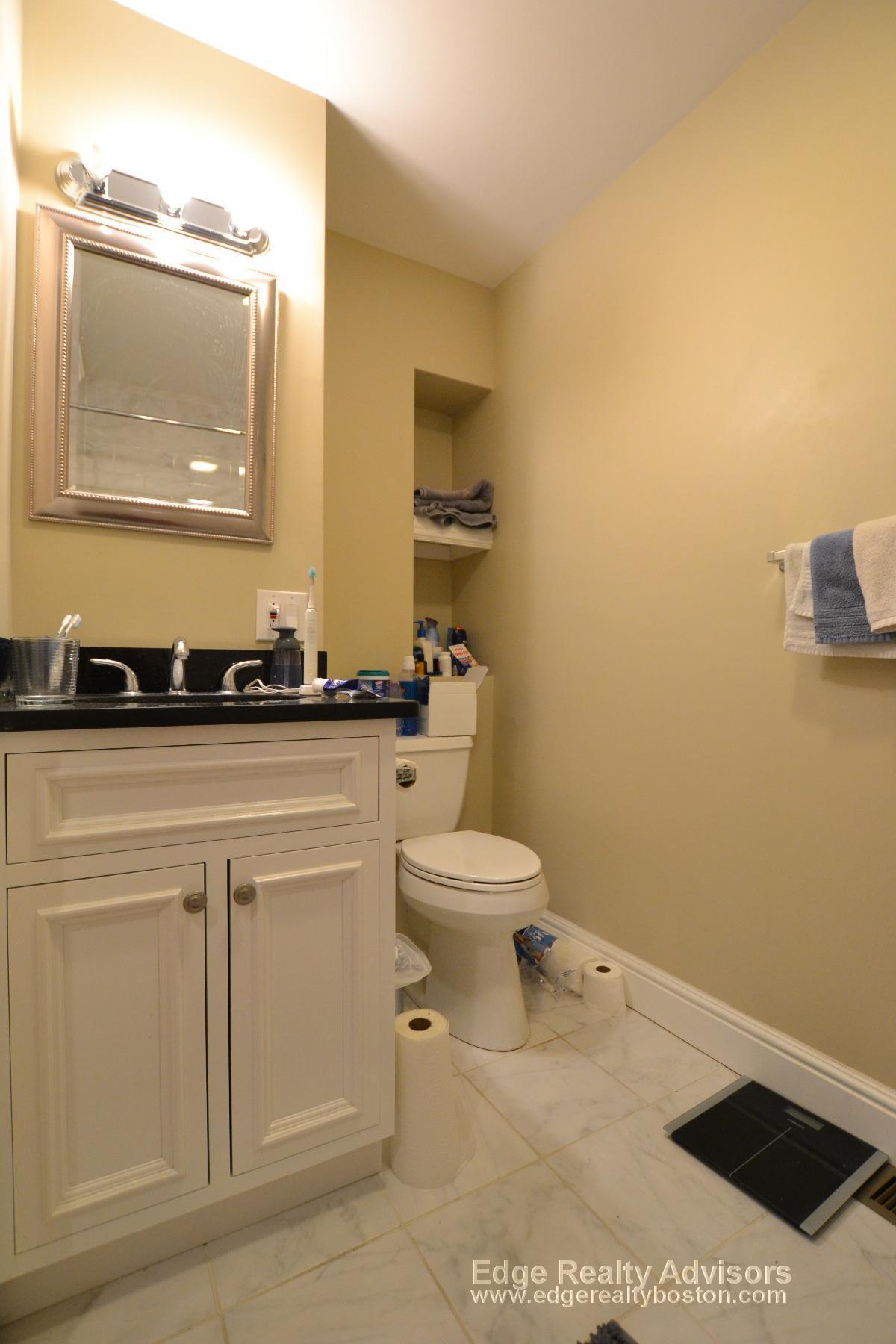 Building Photo - 6 Cummings Rd