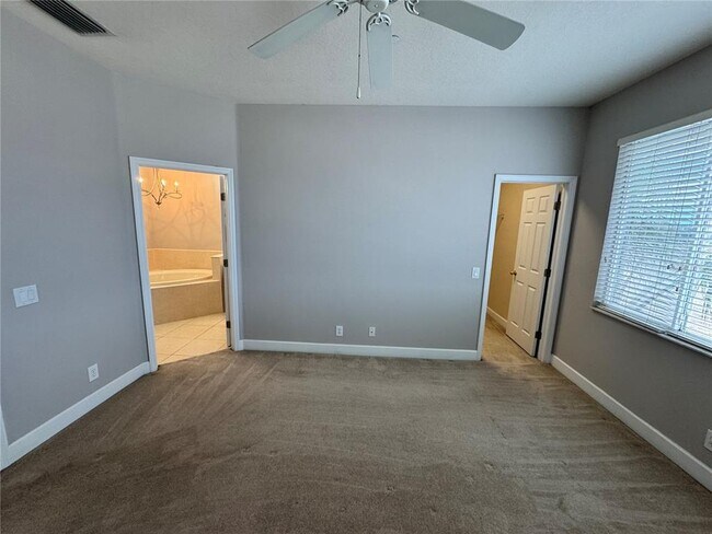 Building Photo - 1143 Venetian Harbor Dr NE
