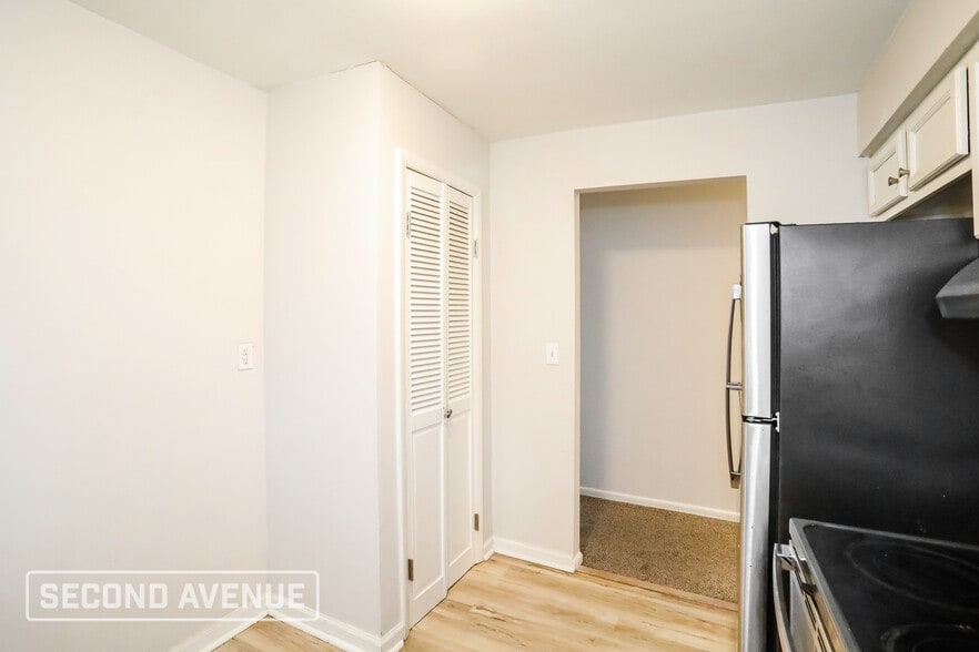 Building Photo - 4656 Linda Dr