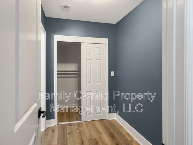 Building Photo - 23 Shadowmoss Pkwy