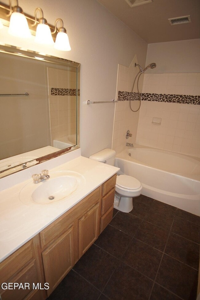 Building Photo - 10002 Cross St