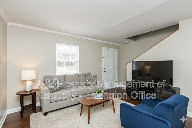 Building Photo - 209 Landings Dr