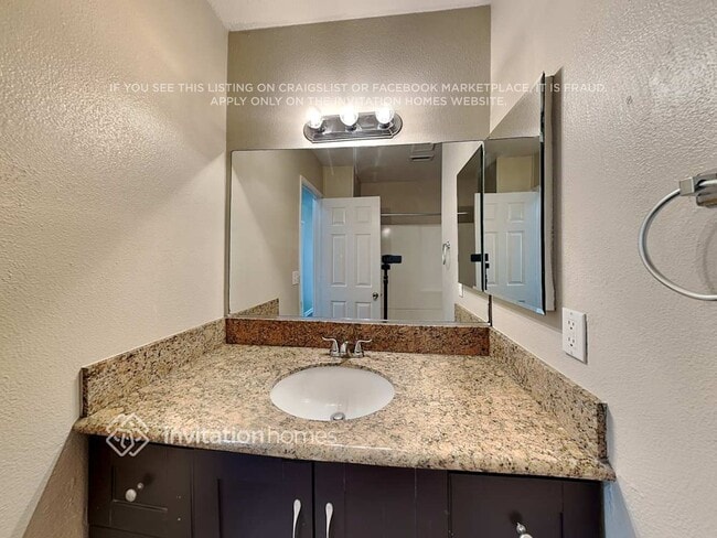 Building Photo - 7807 Colwyn Ave