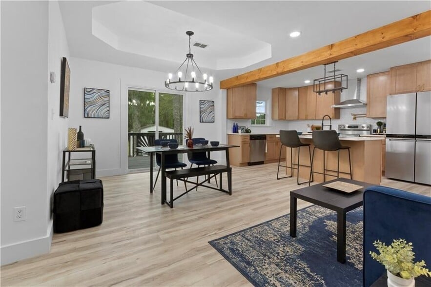 Building Photo - 2014 Fence Rd NE