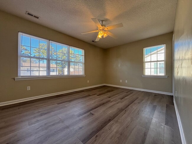 Building Photo - A Treasure in Pirates Cove