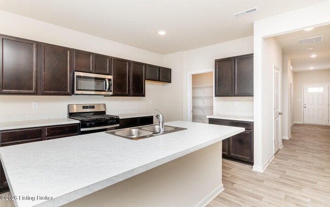 Building Photo - 16903 Aiken Rdg Cir