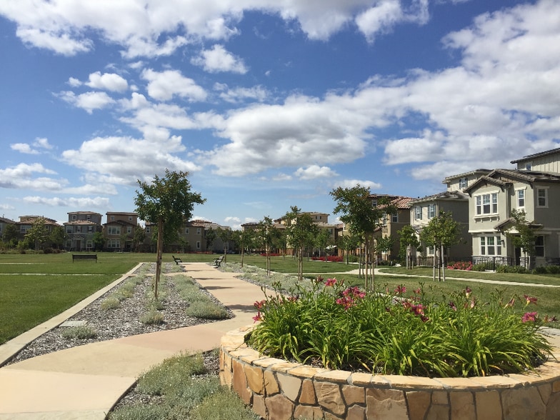 Building Photo - 931 Island Palm Wy