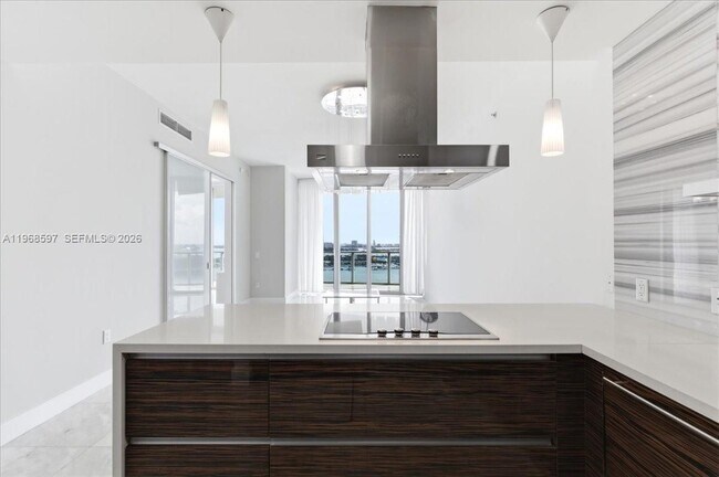 Building Photo - 1100 Biscayne Blvd