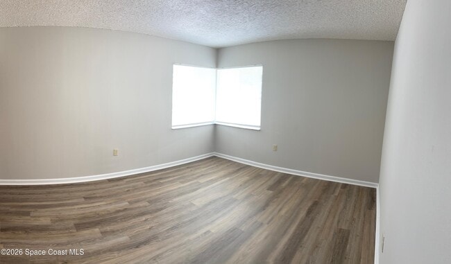 Building Photo - 800 N Fiske Blvd