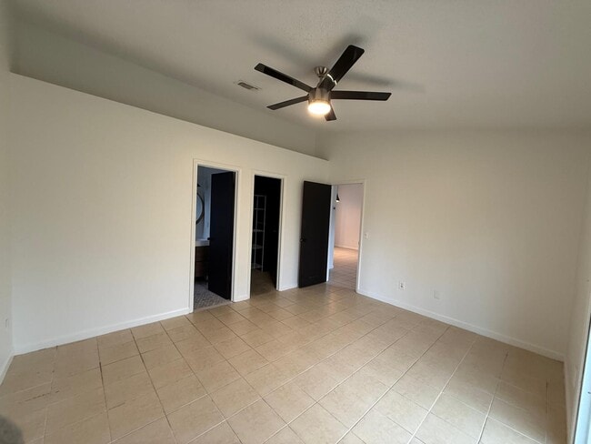 Building Photo - 11765 White Horse Rd