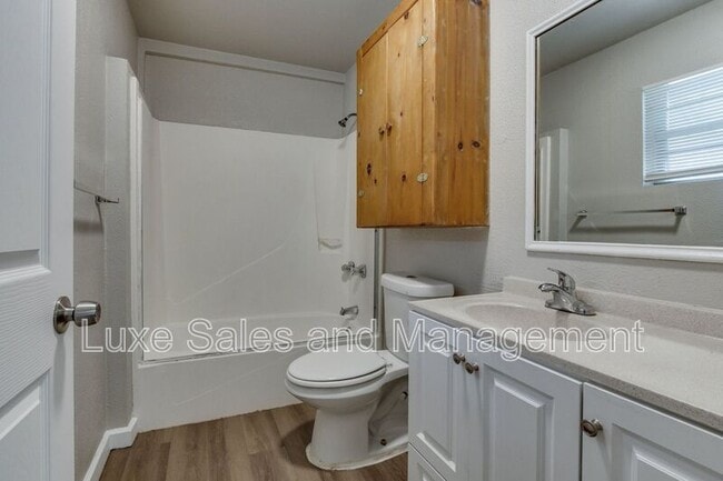 Building Photo - 1005 SW 63rd St