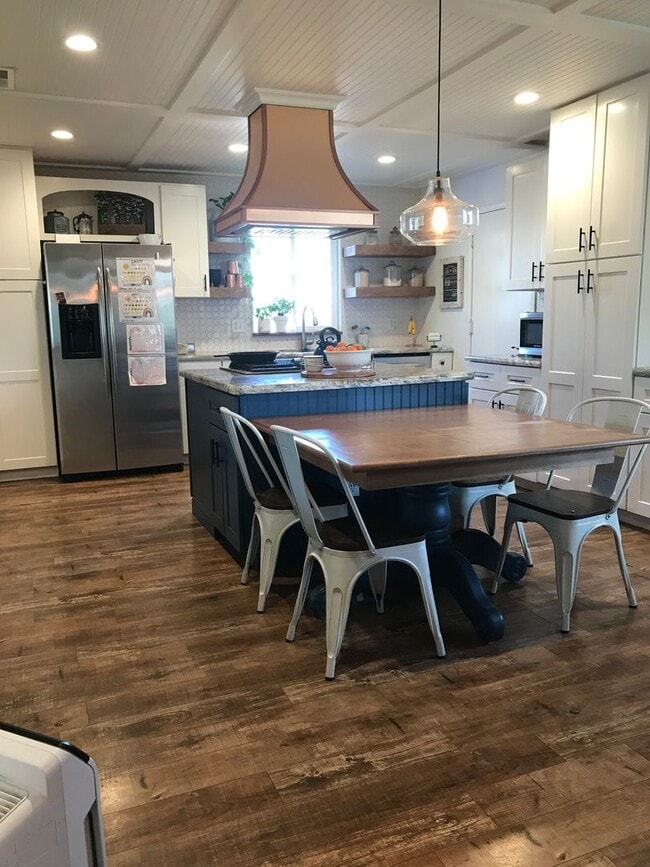 Primary Photo - $2,395 Fowler & Shaw, Gorgeous 3 Bedroom h...