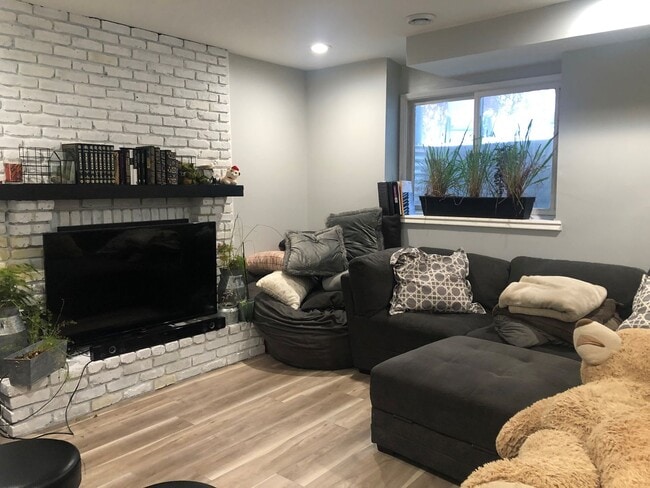 Building Photo - Minnetonka TownHome For Rent